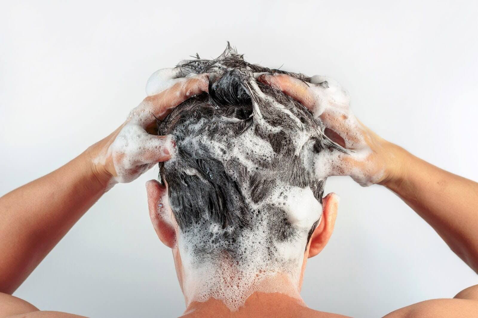 natural-ginesis-understanding-the-dangers-of-sulfates-and-parabens-in-personal-care-products.jpg